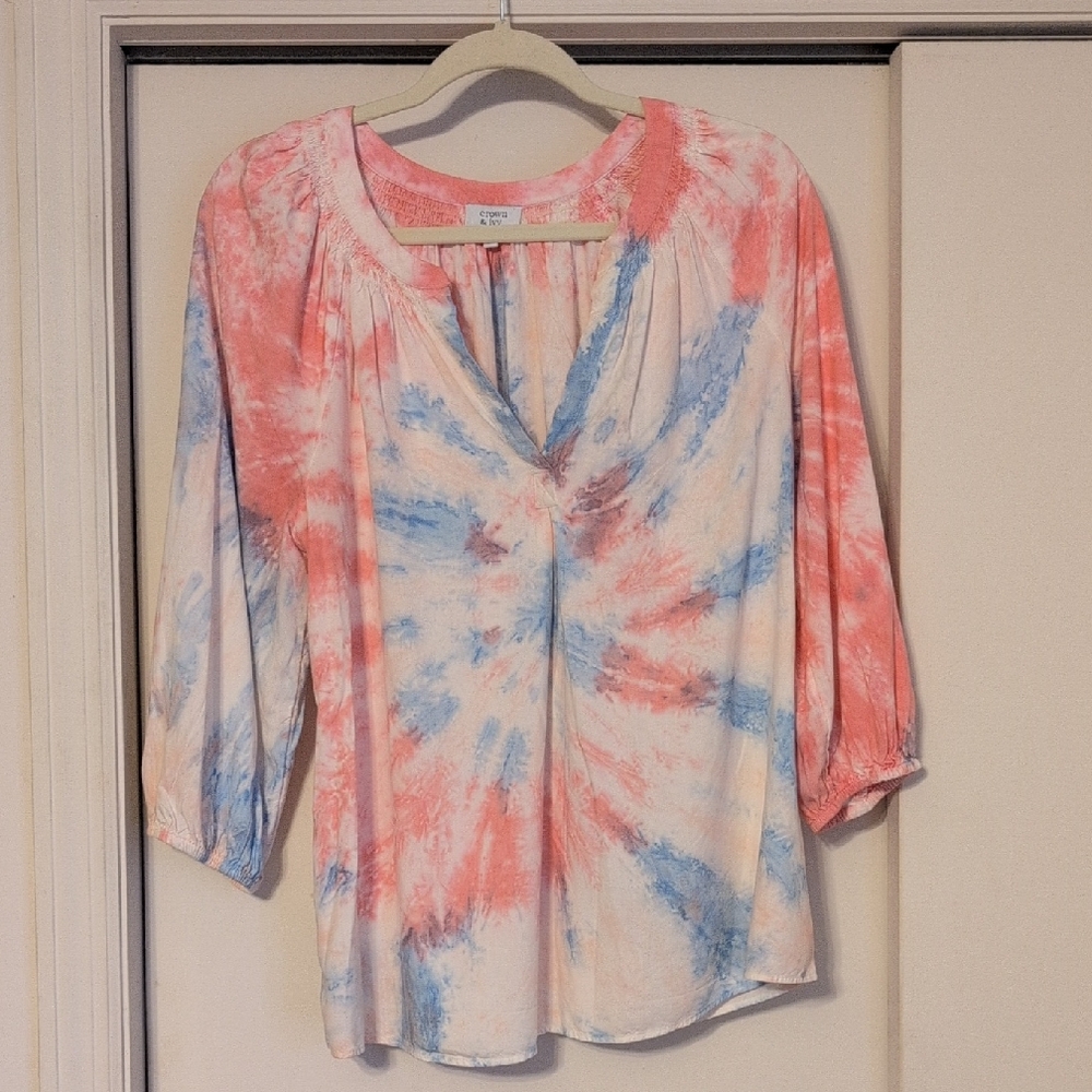 Crown & Ivy Large 3/4 sleeves V-neck Pink and Blue Tie-Dye Blouse